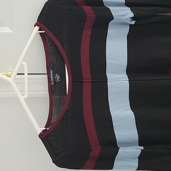 Le Chateau sweater - Picture 2 of 4